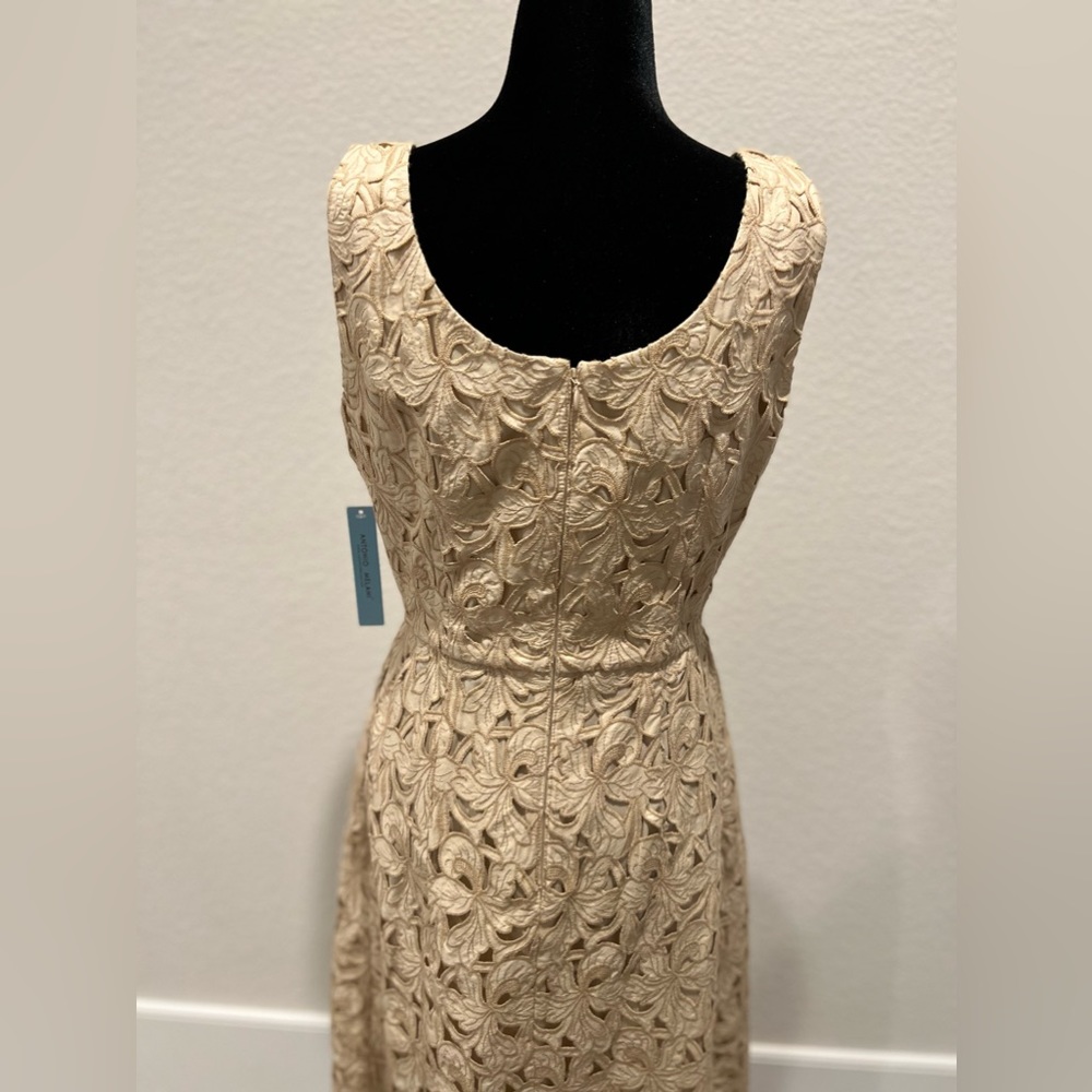 Dress - Picture 4 of 5